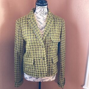Bold bouclé patterned jacket with covered buttons